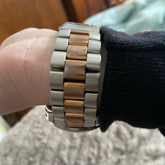 Michael Kors Watch - Picture 5 of 5